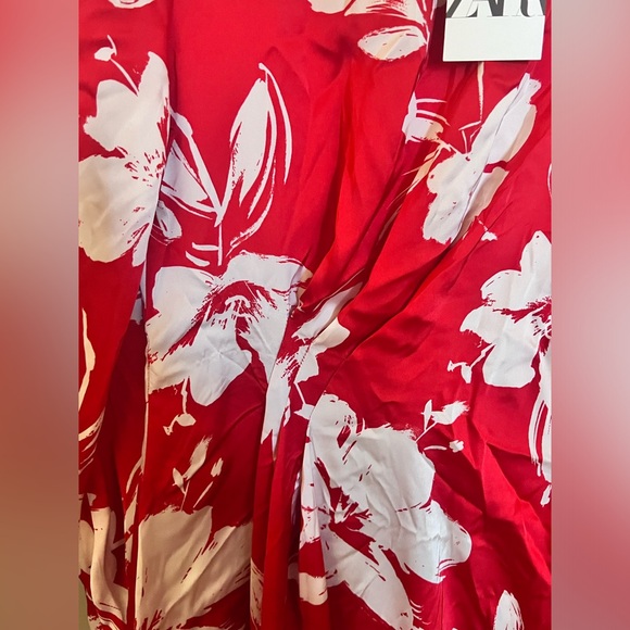 Zara red and white satin long sleeves maxi dress - Picture 1 of 6